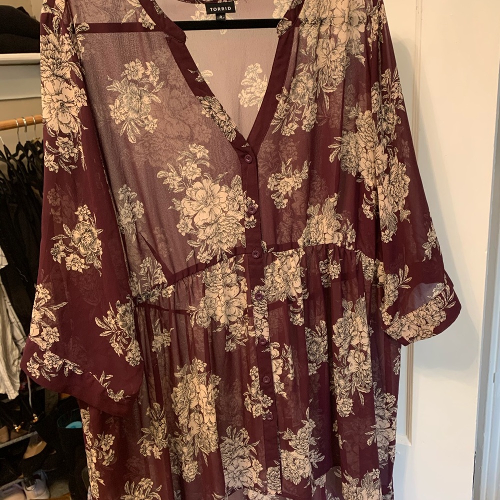 Torrid hi-lo chiffon blouse